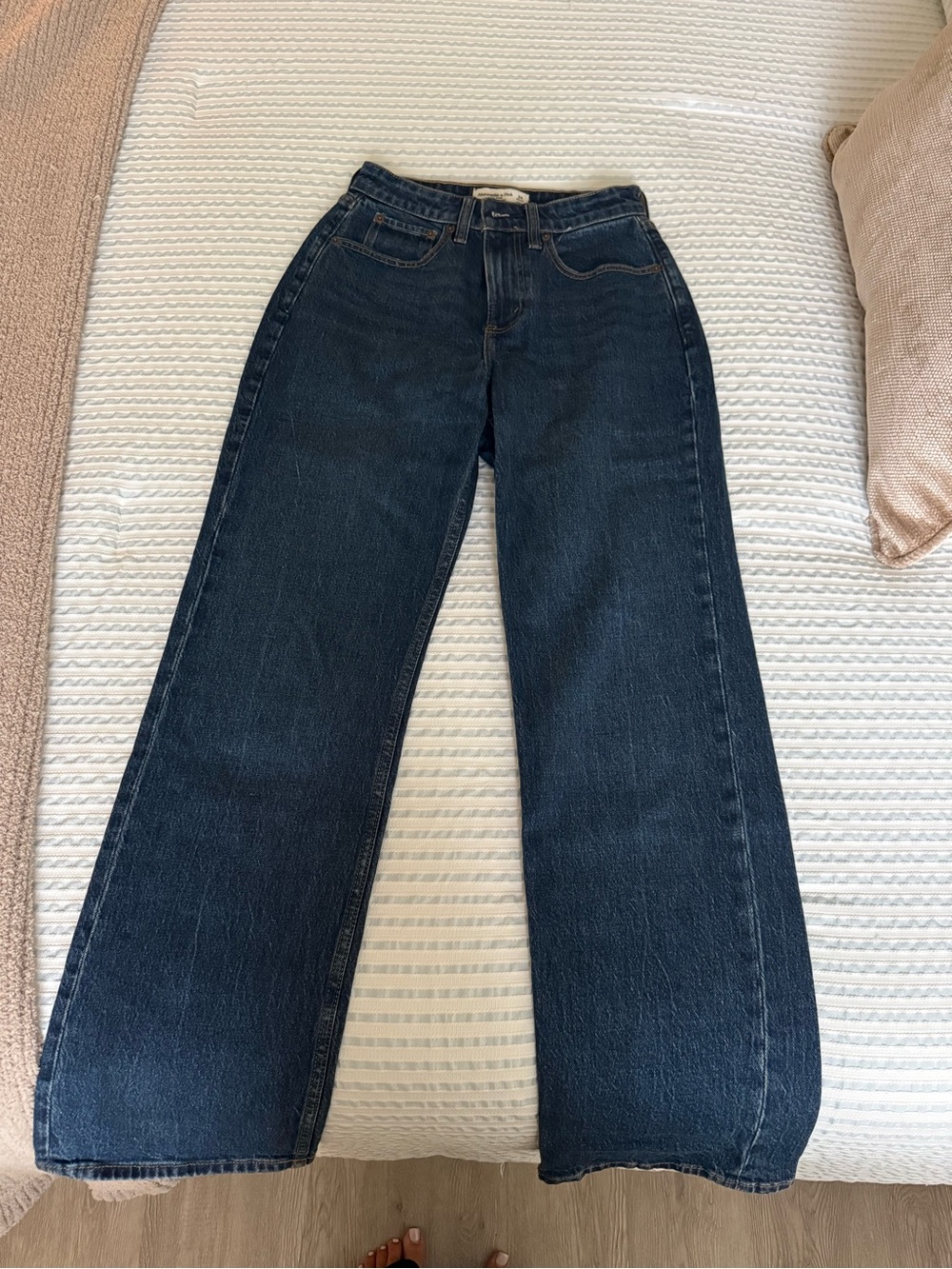 Abercrombie & Fitch Dark Blue Wide-Leg Jeans